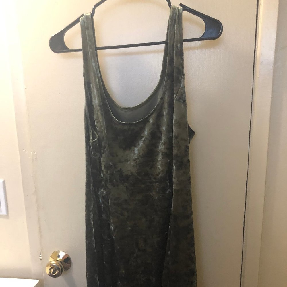 OLIVE GREEN VELVET DRESS